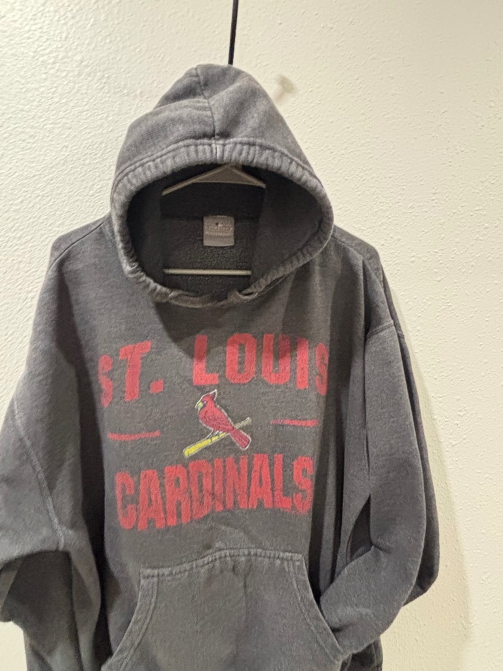 St. Louis Cardinals MLB Genuine Merchandise Distressed Pullover Hoodie Gray XL